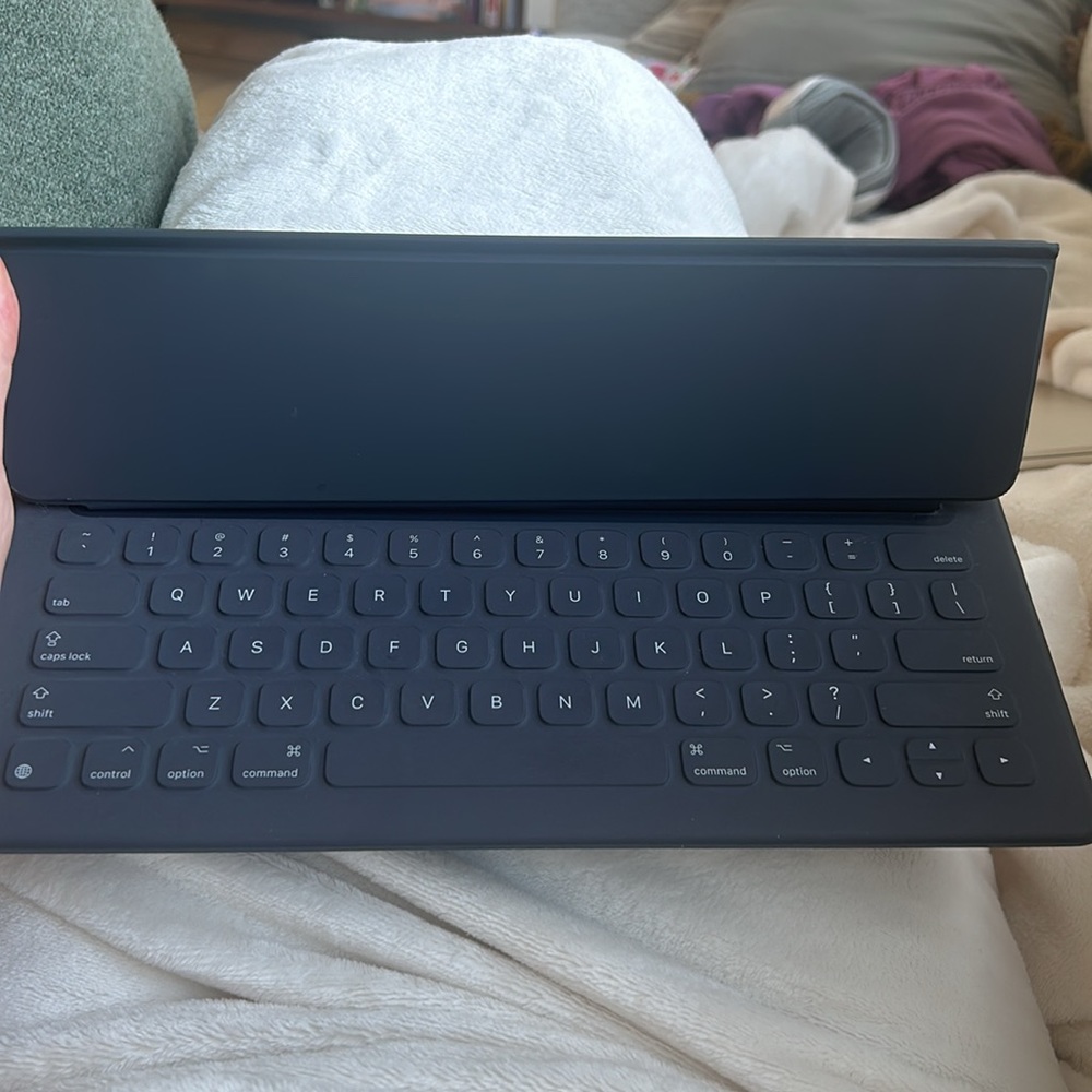 Apple smart keyboard for Ipad